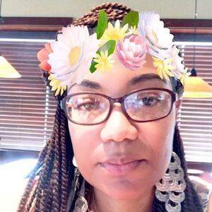 Meet your Posher, Latisha
