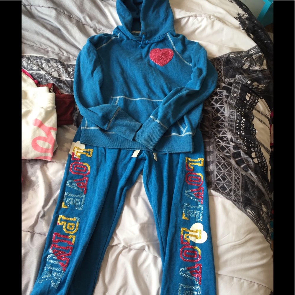 Cute Vs PINK Sweatsuit