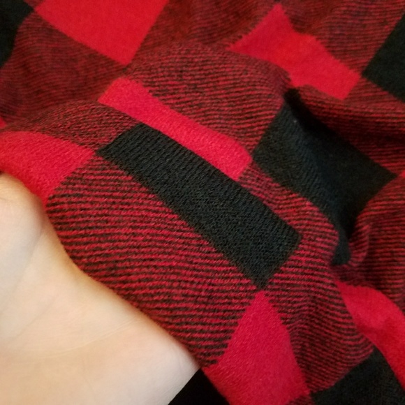 Off The Shoulder Plaid Sweater - Picture 4 of 5