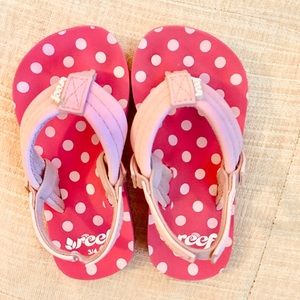 🎀Pink polka dot REEFS Toddler Sz.3/4