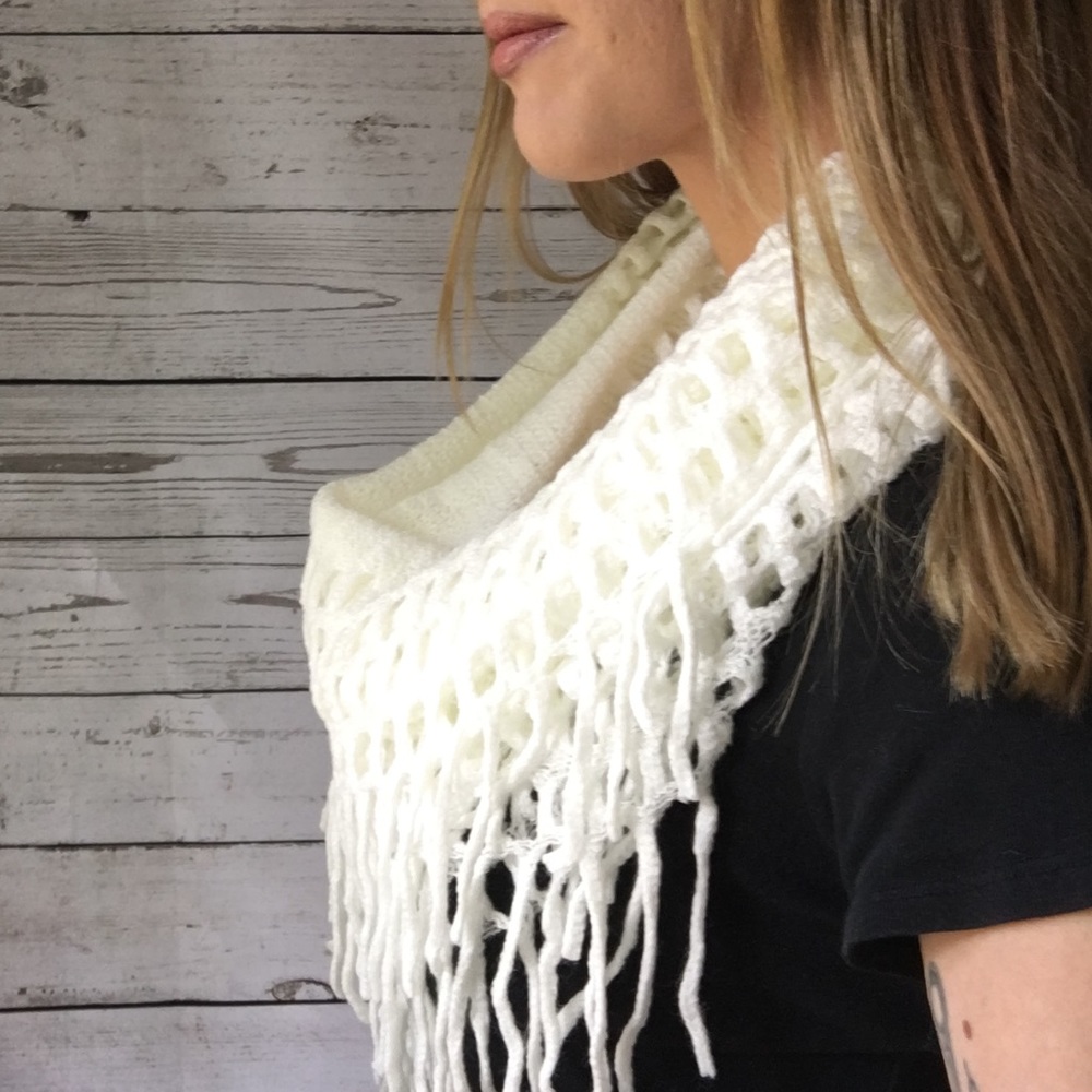 Infinity Scarf Ivory - Picture 2 of 2