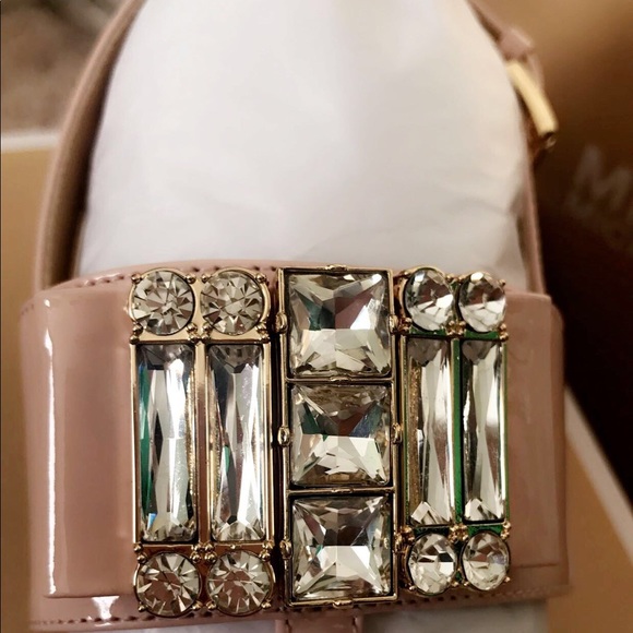 🌹PRICE DROP 🌹 Beautiful Michael Kors Sandals - Picture 2 of 4