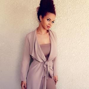 Meet your Posher, Jasmine