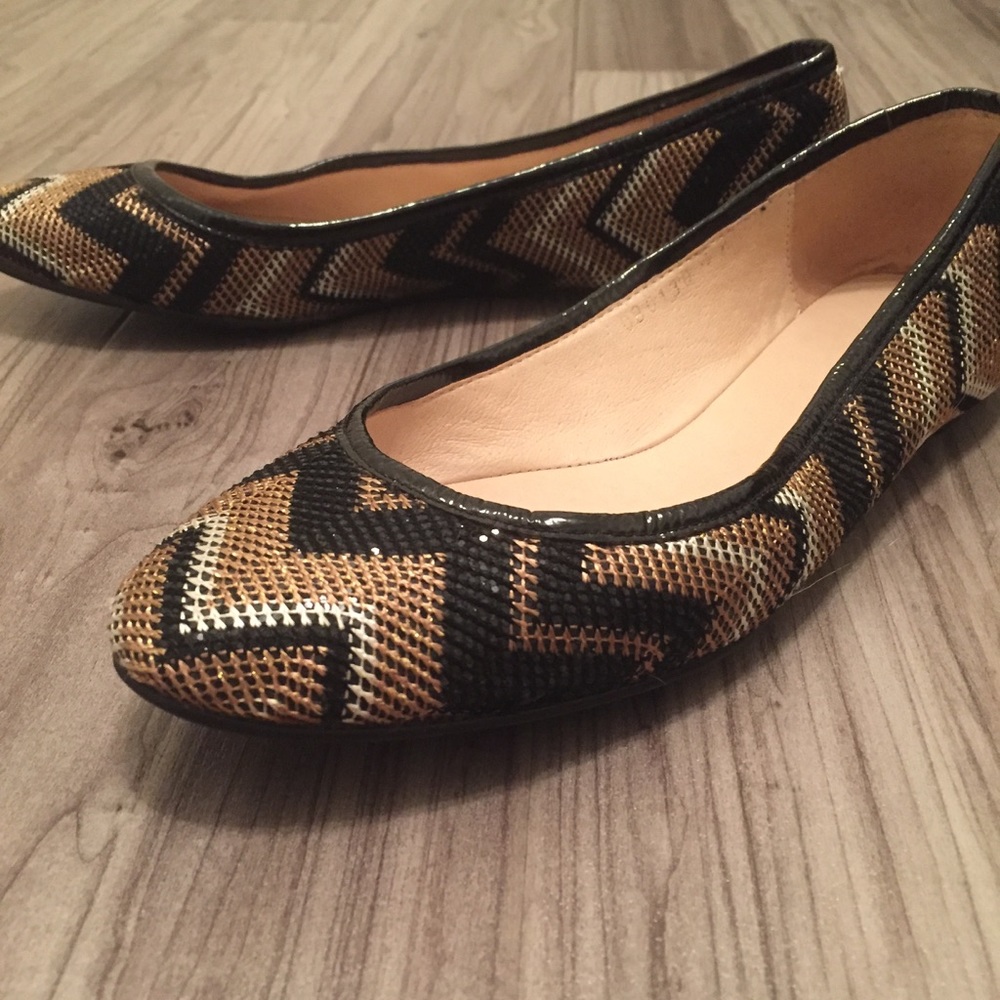 Gold, black & white shiny flats- incredible detail