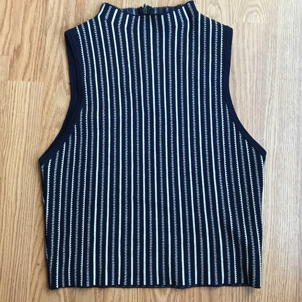 ⭐️ ASTR ⭐️ QUALITY MATERIAL PERFECT CONDITION TOP