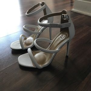 White heels (never worn)