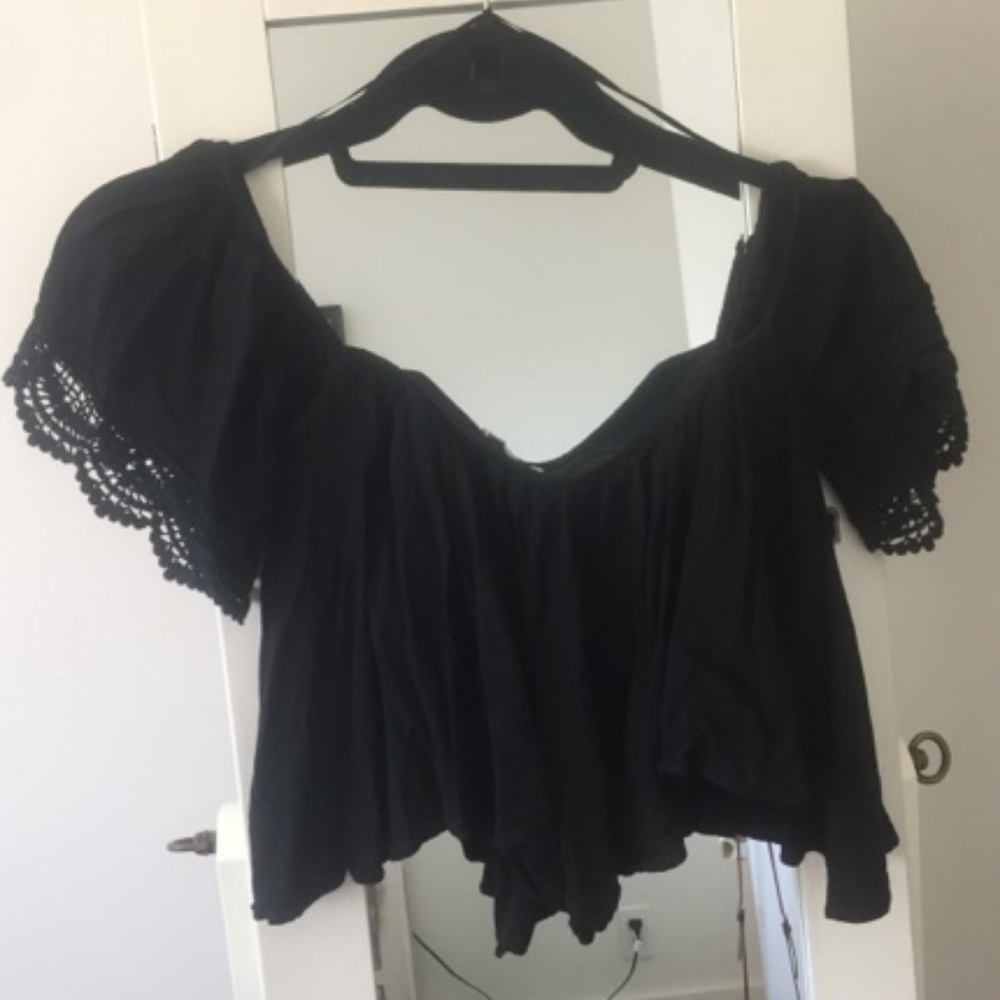Black off the shoulders crop top, like new!