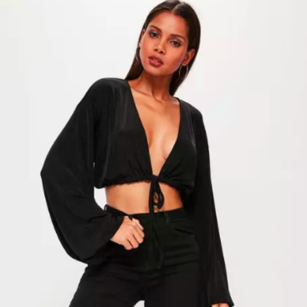 TAGS! black drawstring hem blouson sleeve crop top