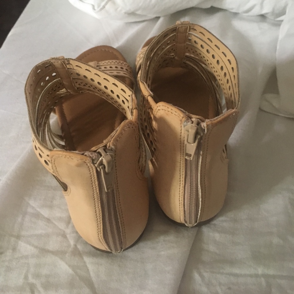 Sandals - Picture 3 of 4