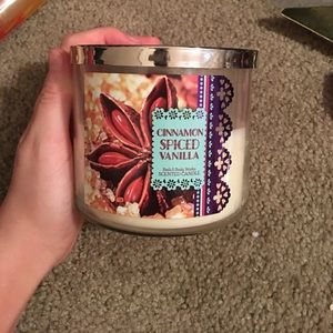 Bath and body works cinnamon spiced vanilla candle