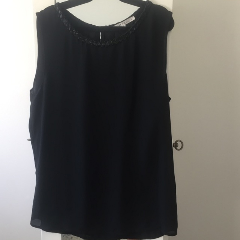 Violet + Claire Like New Black Sleeveless Blouse!