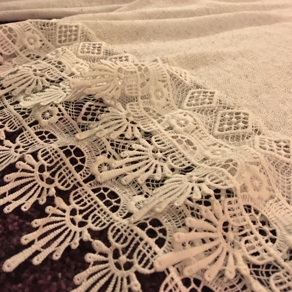 White top - Picture 3 of 3