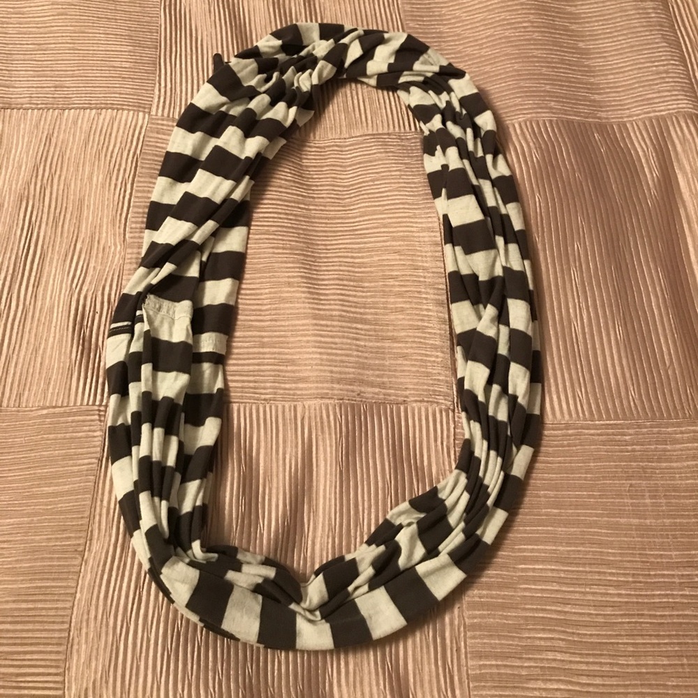 Eddie Bauer infinity Scarf