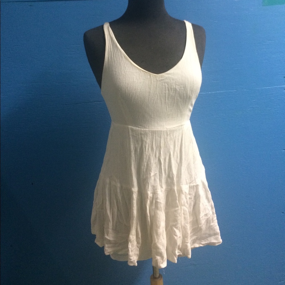 Marilyn Monroe vibes with this flowy V neck mini
