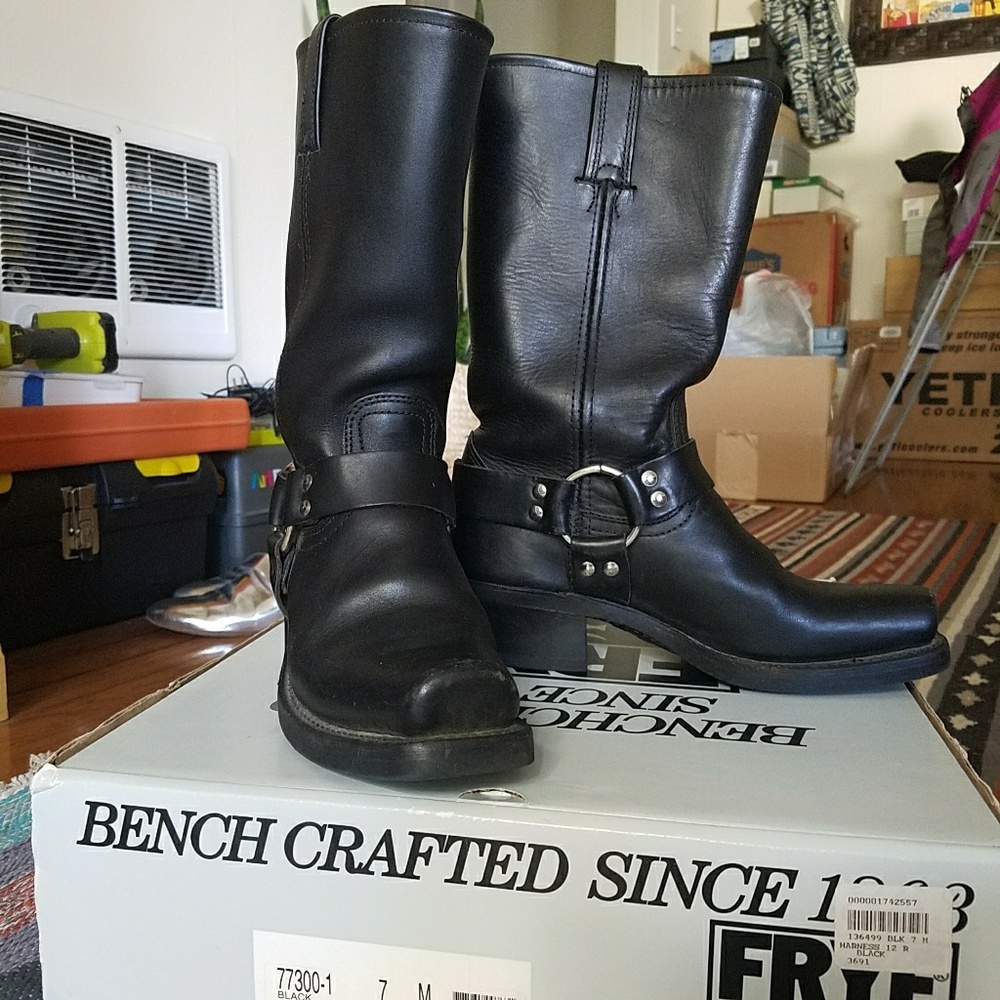 Frye Harness 12R boots