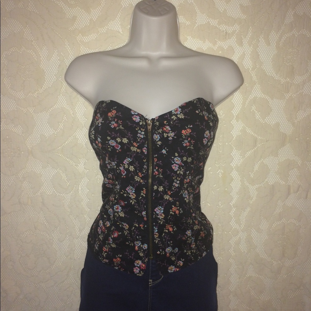 Floral strapless sweetheart crop  top
