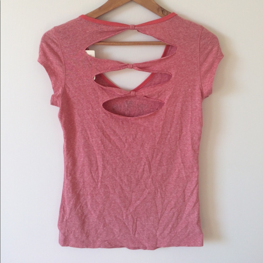 NWT GUESS SHORT SLEEVE GRAPHIC PRINT KNIT TOP - Picture 2 of 3