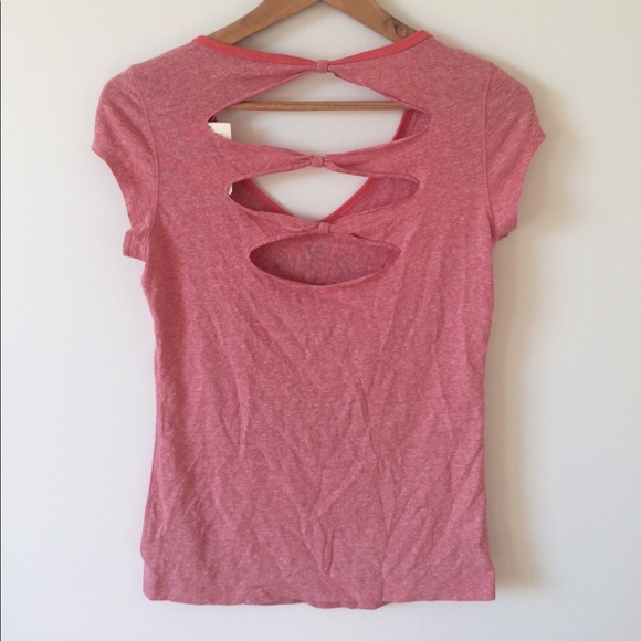 NWT GUESS SHORT SLEEVE GRAPHIC PRINT KNIT TOP - Picture 2 of 3