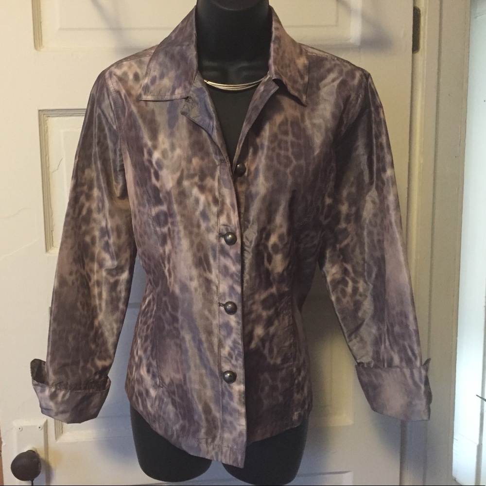 Women's size M front button shirt silky leopard