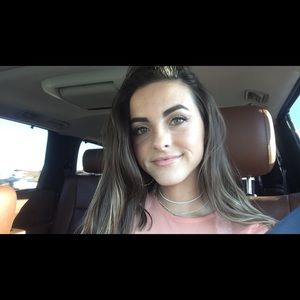 Meet your Posher, Chloe