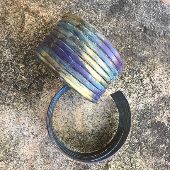 Patina Banded Brass Cuff Bracelet  -  Gold Green - Picture 6 of 8