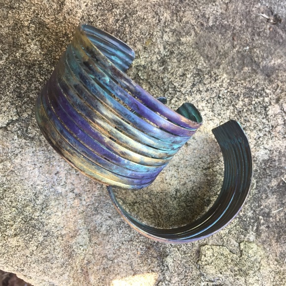 Patina Banded Brass Cuff Bracelet  -  Gold Green - Picture 7 of 8