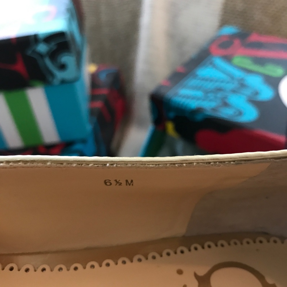 C- wonder rare Novelty shoes 6 1/2 sold as is