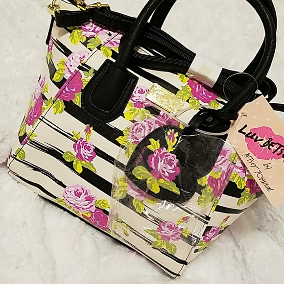 🌹NWT-Betsey Johnson Rosebud Satchel! - Picture 7 of 8