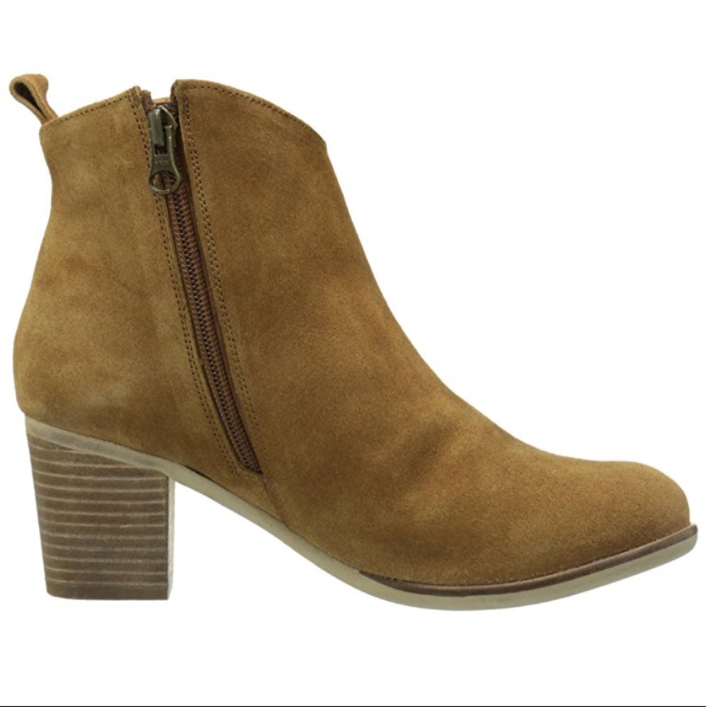 NIB Distressed Saddle Boho Chic Fringe Boot - Picture 5 of 5