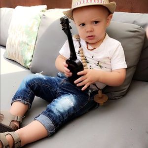 Jeans and a button down shirt