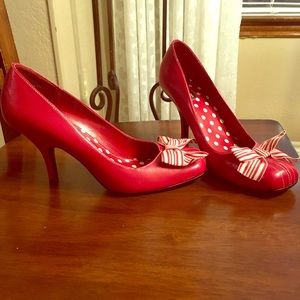 #24 Red "Style & Co" with red/white stripe bow 8M
