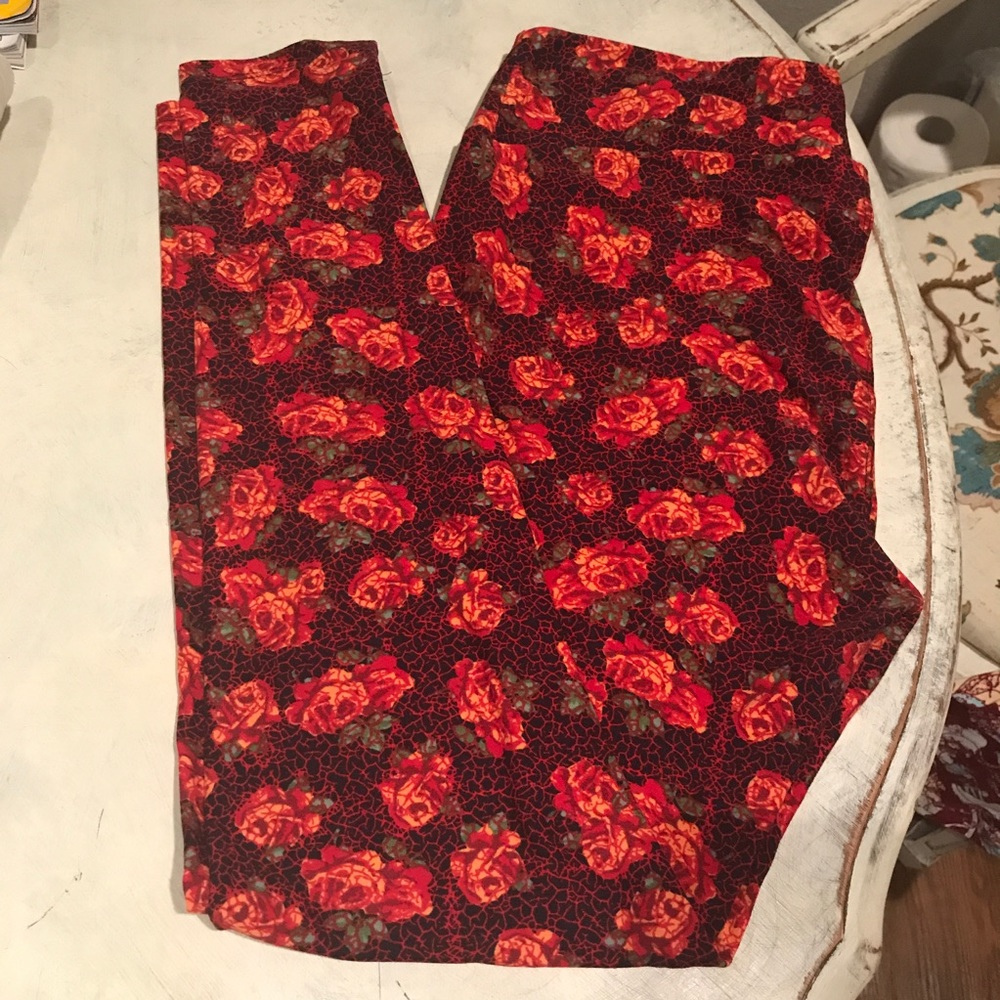 LulaRoe TC Leggings - Rose's w/ Crackle Background