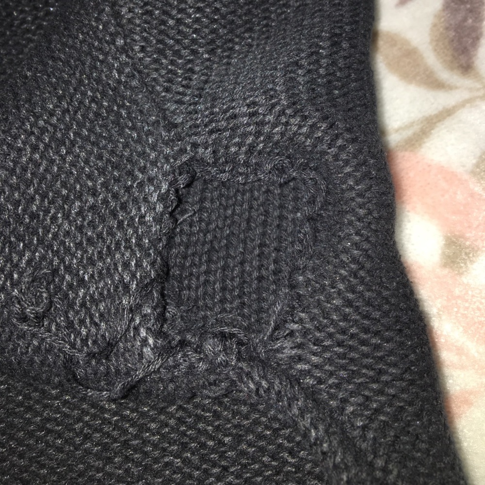 Van's Sweaters - Picture 8 of 8