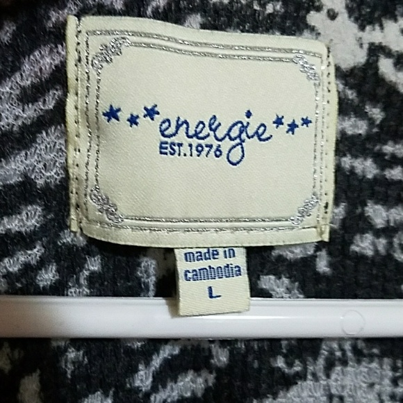 Sheer Gray printed top size Large 🦓 - Picture 2 of 4