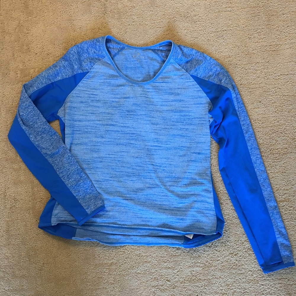 Athleta long sleeve running shirt