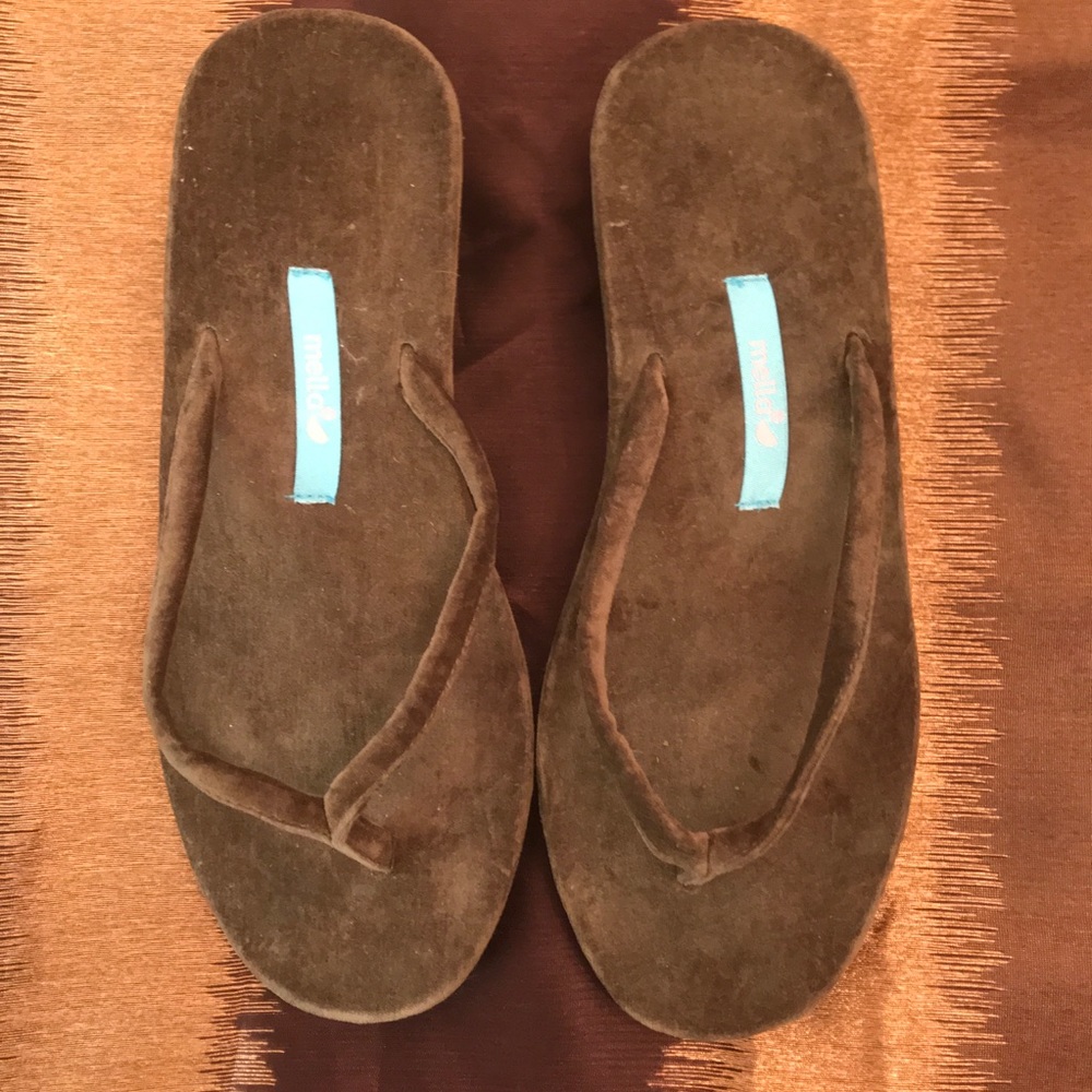 Mella velvet wedges in moss green