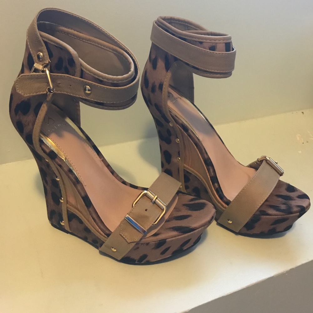 Scene by Shoedazzle leopard print wedges