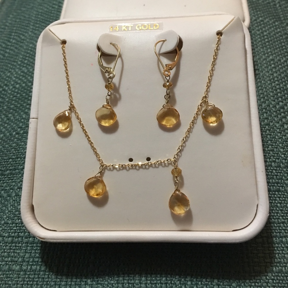 Nexklace and earring set