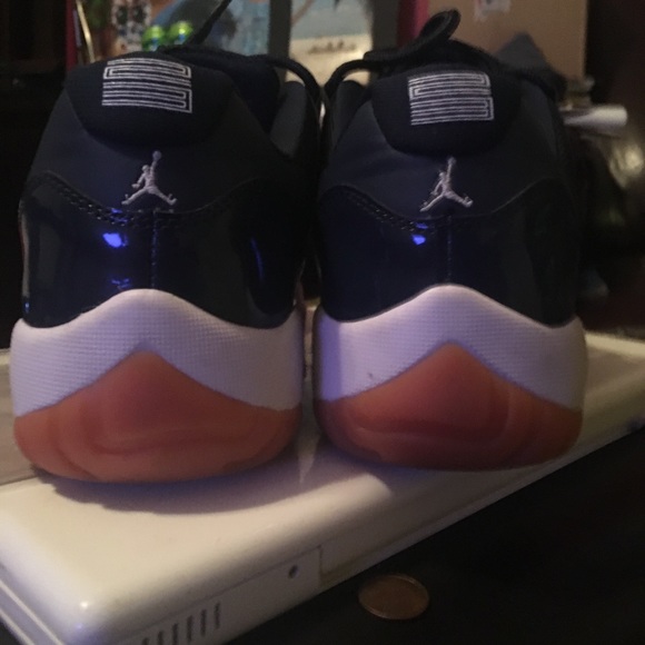 Someone broke in house n stole my shoe collection - Picture 2 of 4