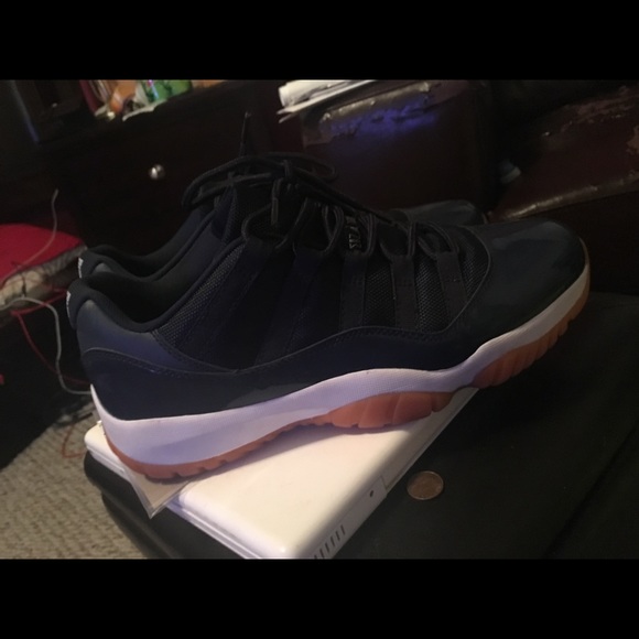 Someone broke in house n stole my shoe collection - Picture 4 of 4