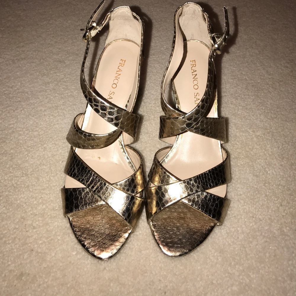 Gold wedges