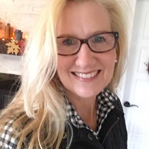 Meet your Posher, Pamela