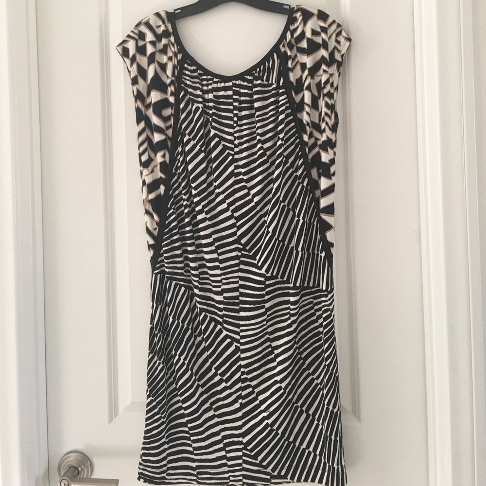 Trina Turk Printed Sleeveless Silk Dress - Picture 2 of 5
