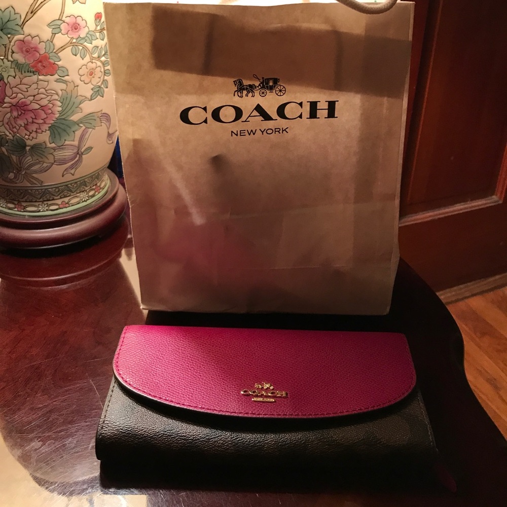 Coach soft cross-grain leather wallet w/3 pockets