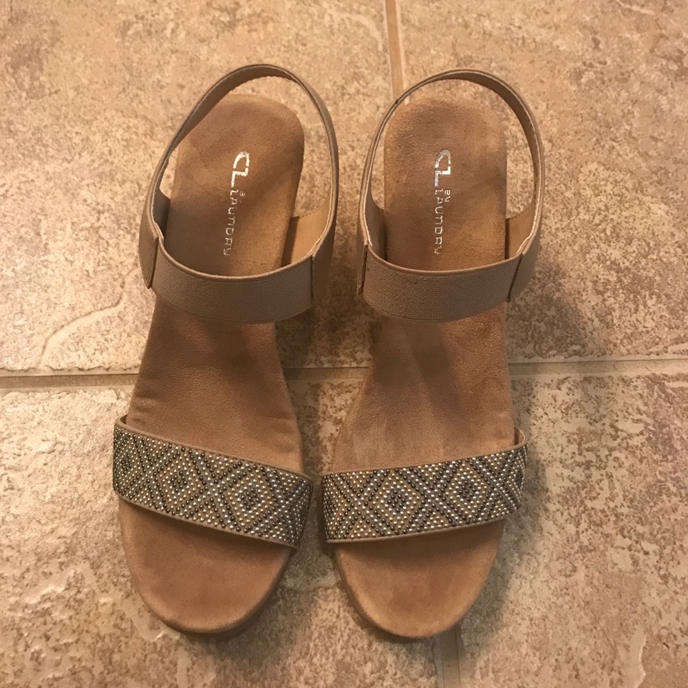 CL by Chinese Laundry nubuck nude wedge
