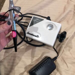 Luminous air airbrush makeup