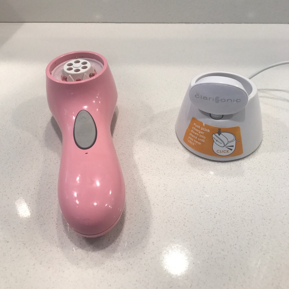 Clarisonic Mia with charger