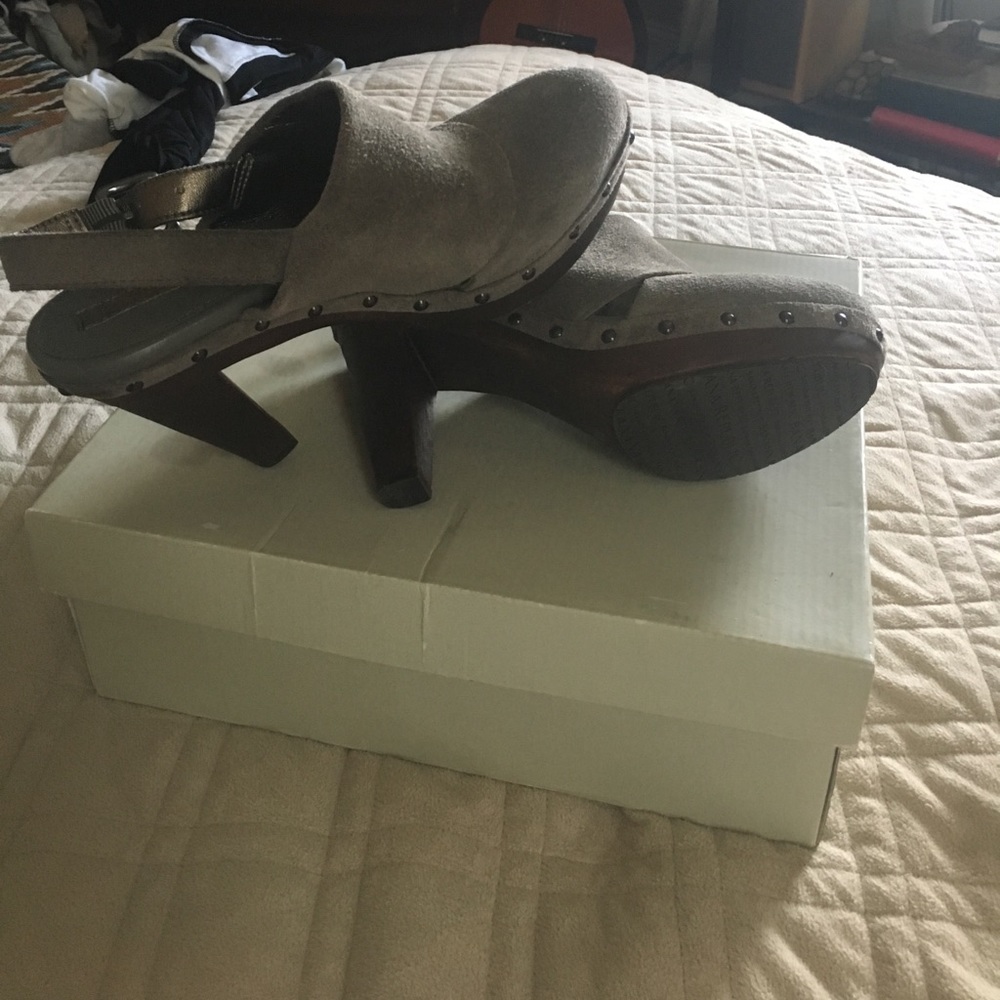 Suede gray clogs , make a decent  offer