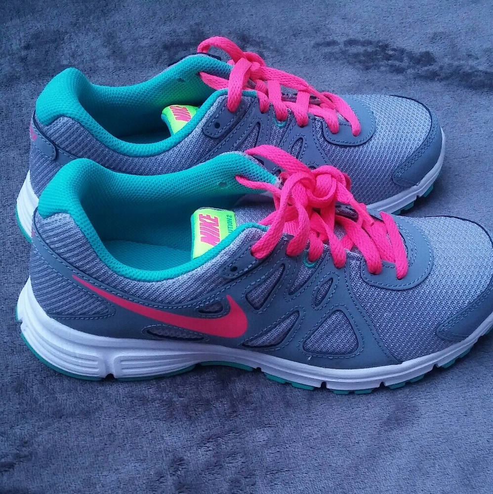 Nike Revolution 2 Womens sneakers - Picture 2 of 4