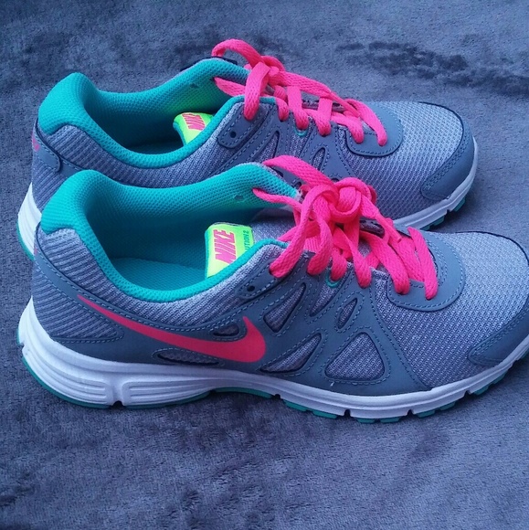 Nike Revolution 2 Womens sneakers - Picture 2 of 4